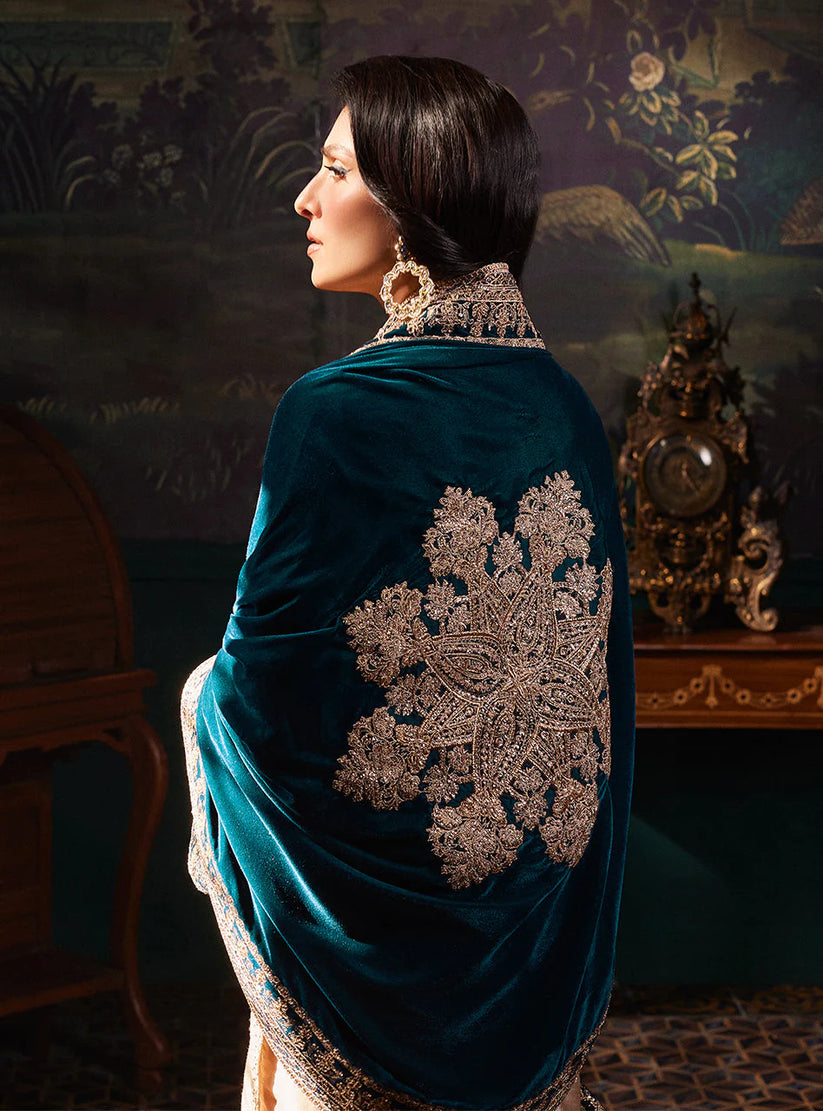 Zainab Chottani – Luxury stitched Suit with Embroidered Velvet Shawl